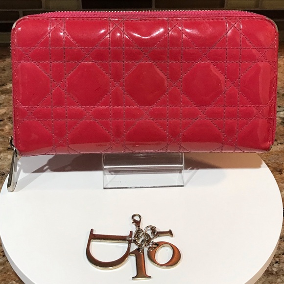 DIOR Cannage Patent Leather Zip Around Wallet 😍❤️🔥🔥 - Picture 9 of 17